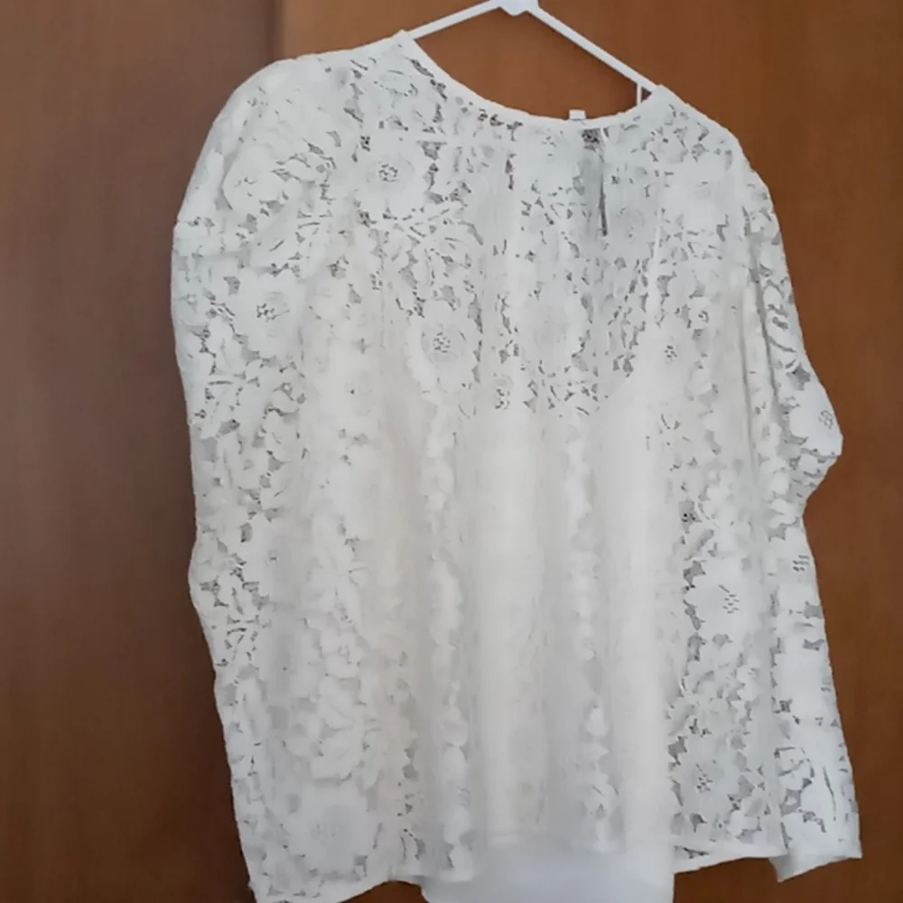 Women's Express Lace puffed sleeve blouse with seperste camisole. L - Picture 5 of 7